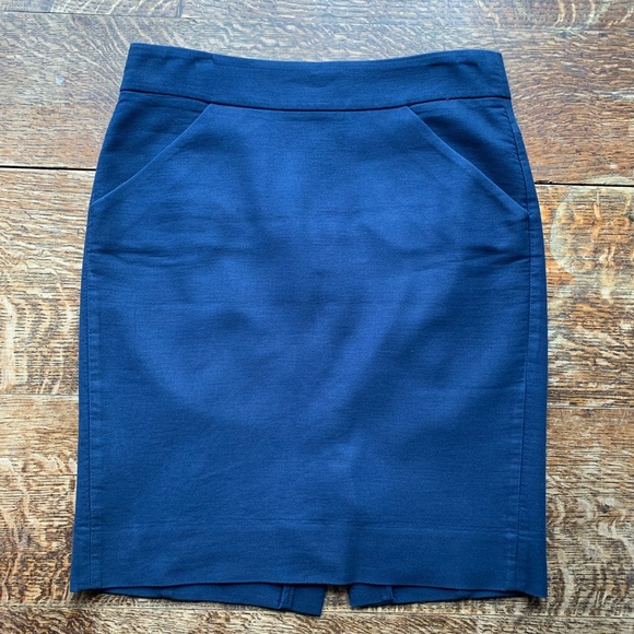 J Crew “The Pencil Skirt” Size 2. - Picture 1 of 4